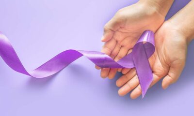 giornata mondiale per la lotta al tumore del pancreas bambina regala i doni della prima comunione alla ricerca