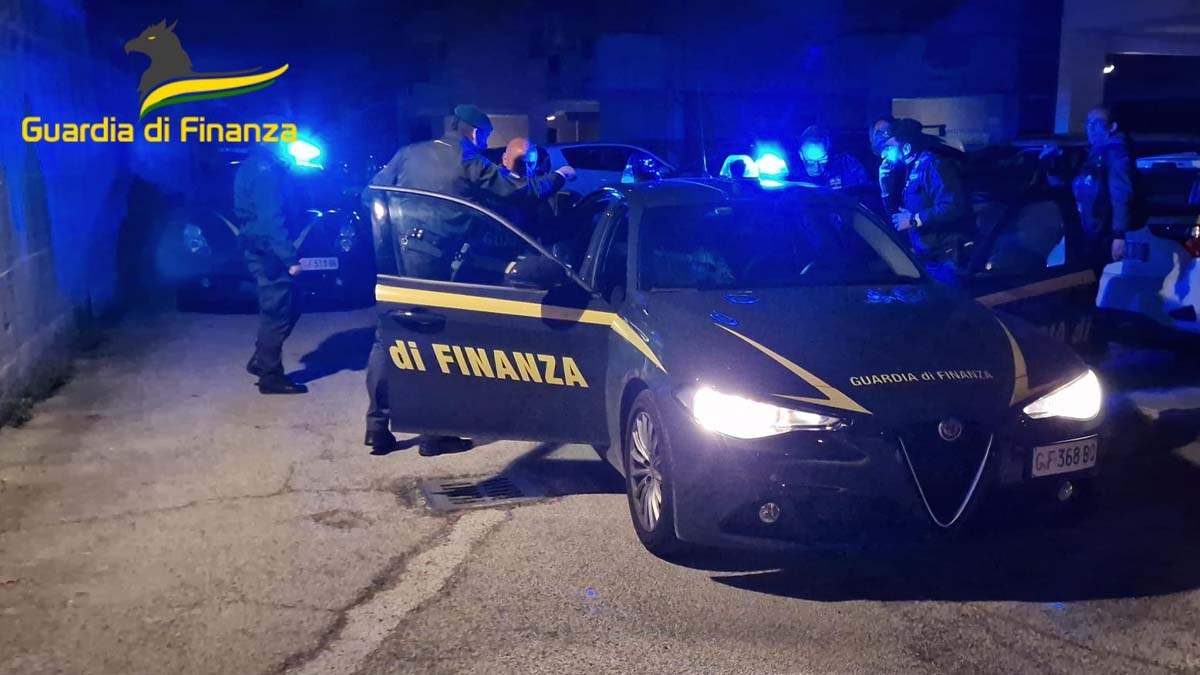 11 arresti della gdf 117 usura estorsione clan Moretti-Lanza-Pellegrino società foggiana Pescara