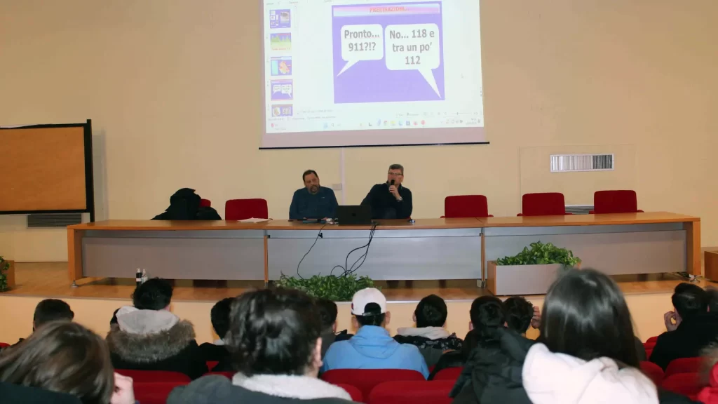 Prosegue l'iniziativa "Un gesto per la vita" del Rotary Club Teramo, che ha organizzato un incontro sulla catena del soccorso all'Alessandrini-Marino